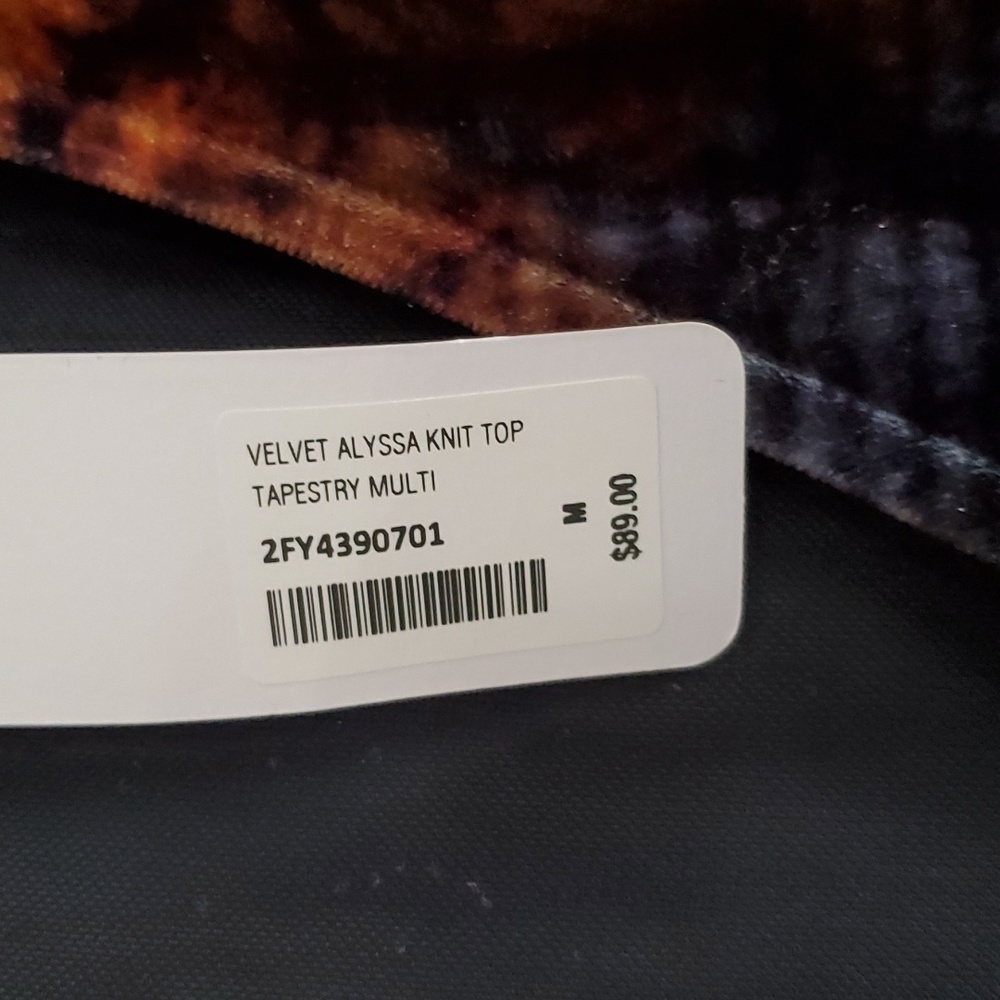 Soft Surroundings velour women's top, Size Medium.Beautiful colors NEW WITH TAGS - Picture 3 of 4